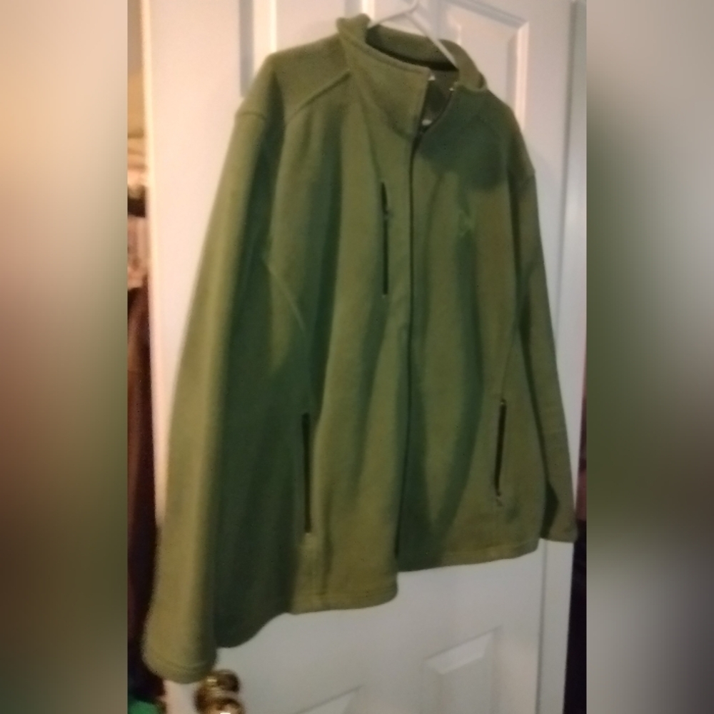 Green Fleece Jacket - Picture 9 of 12